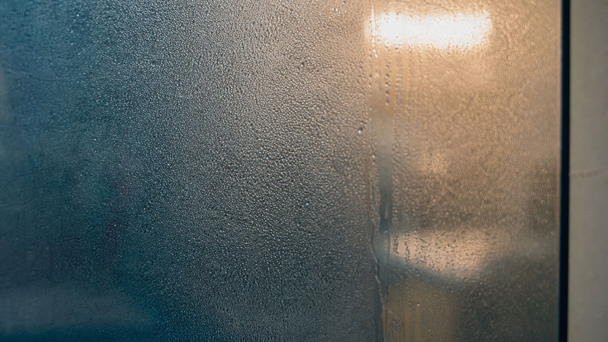 Beschlagener Badezimmerspiegel Mit Kondenswasser Nach Dem Duschen